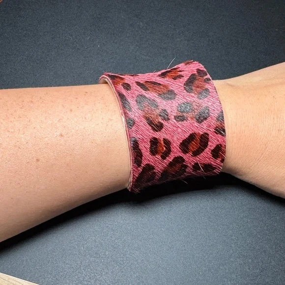 Leopard Print Pink rustic Cuff Bracelet - Picture 3 of 4